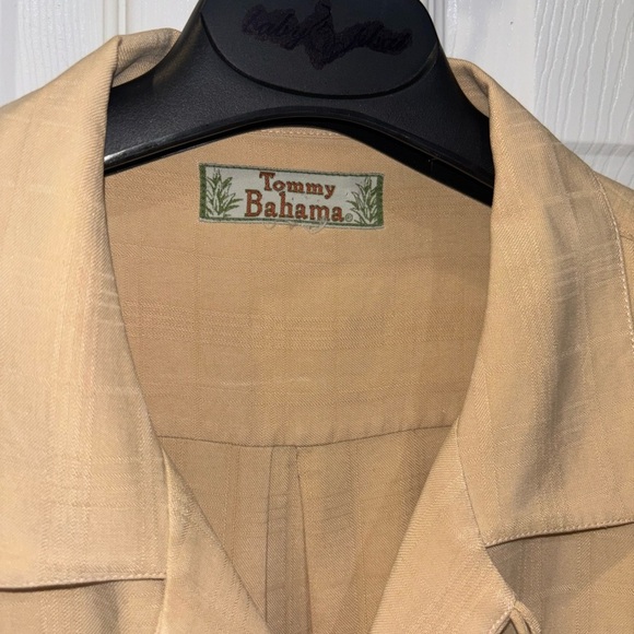 Tommy Bahama Short Sleeve 100% Silk shirt​ - Picture 6 of 9